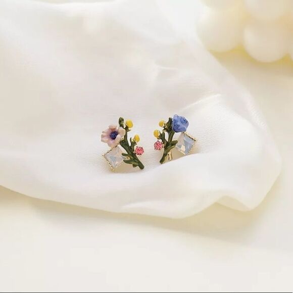 Beautiful bouquet of flowers earrings - Picture 1 of 3